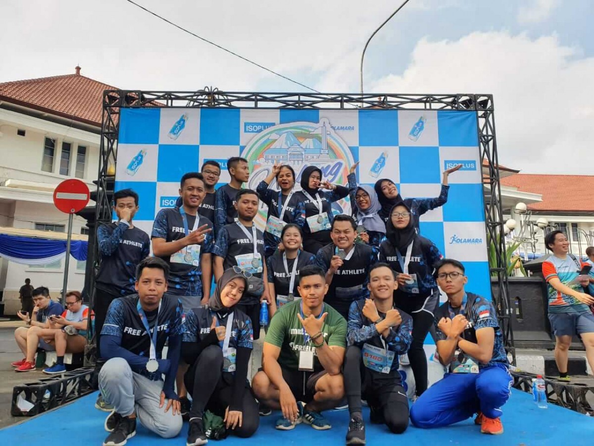 Olahraga bareng jadi salah satu kegiatan komunitas Freeletics Malang © Dok. Freeletics Malang